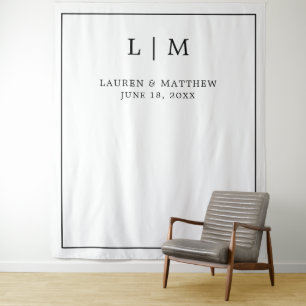 Einfaches Schwarz-Weiß-Monogramm-Hochzeitskulisse Wandteppich