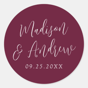 Einfaches Skript Personalisierte Burgundy-Hochzeit Runder Aufkleber
