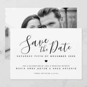 Einfaches Skriptherz schwarz auf weißem Foto Hochz Save The Date