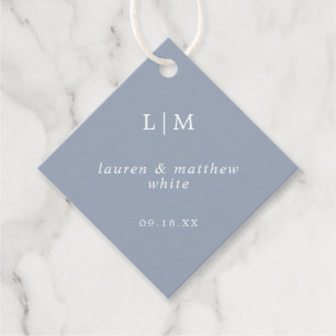 Einfaches staubblaues Monogramm Elegante Hochzeit Geschenkanhänger