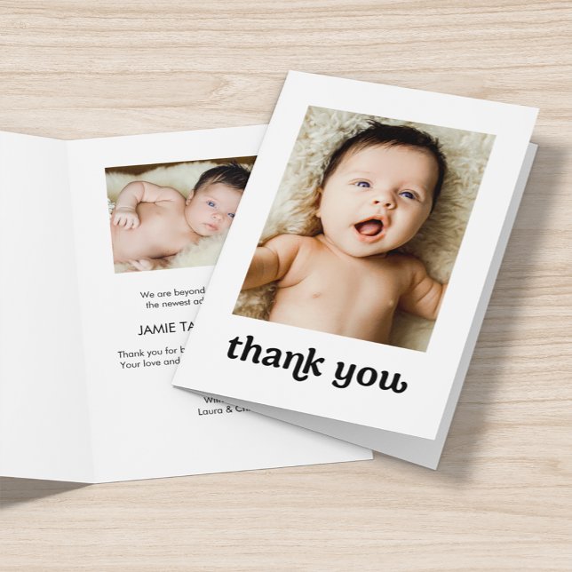 Einfaches Typografie-Foto Dankeskarte (Simple baby thank you folded photo card.)