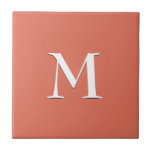 Einfaches weißes MONOGRAMM auf der Terracotta Fliese<br><div class="desc">Einfache, elegante TERRA COTTA Keramik mit optionalem, anpassbarem Monogramm. Für die Koordination mit Musiknoten. Löschen Sie das Monogramm für schlichte Kachel. Erhältlich in anderen Farben und mit passenden Gegenständen.</div>