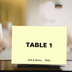 Einfachheit der Namen und Datum der Hochzeit oder  Tischnummer