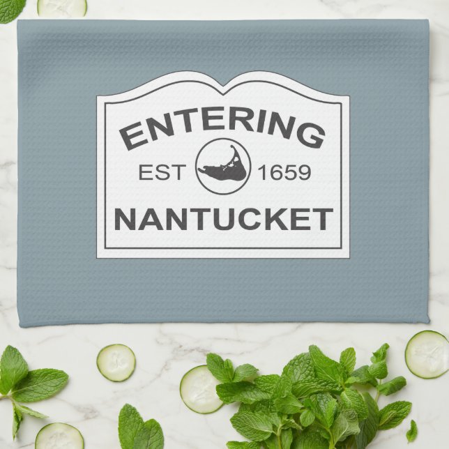 Eingang Nantucket Est. 1659 Schild in Beach Blue Geschirrtuch (Gefaltet)