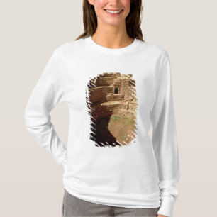 Eingang zu einem Kiva, errichtet c.11th-14th T-Shirt