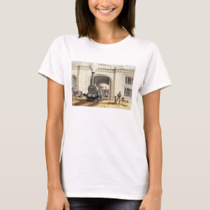 Eingang zum Motor Locomotive, Camden Town, T-Shirt