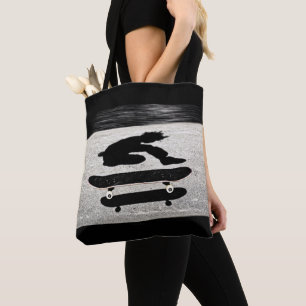 eingeklemmtes Skateboard Tasche
