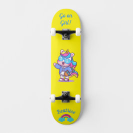 Einhorn auf Skateboard mit personalisierten Bildun