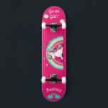 Einhorn auf Skateboard mit personalisierten Bildun<br><div class="desc">Unicorn auf Skateboard mit personalisierten Bildunterschriften Unicorn Personalisiert Skateboard KLICKEN Sie auf PERSONALISIEREN TEMPLATE OPTION UND geben Sie den Namen. Cooles Skateboard in lebhaften Farben und für den Hintergrund und ein funky Einhorn auf einem Skateboard. Dieses Skateboard ist eine tolle Geschenkidee für einen Einhornliebhaber.</div>