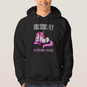 Einhorn fliegt, wenn sie aus dem geschlossenen Ein Hoodie