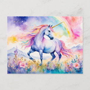 Einhorn geht unter einem schimmernden Regenbogen Postkarte