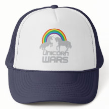 Einhorn-Kriege mit Regenbogen-Fernlastfahrer-Hut
