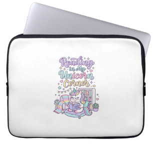 Einhorn liest in meiner Einhorn-Ecke Süßes Pastell Laptopschutzhülle