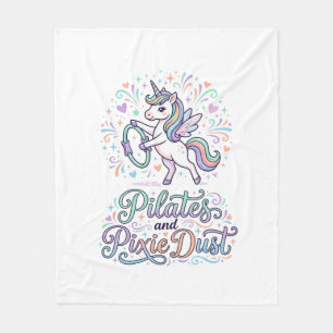Einhorn Pilates und Feenstaub Weißer Hintergrund V Fleecedecke