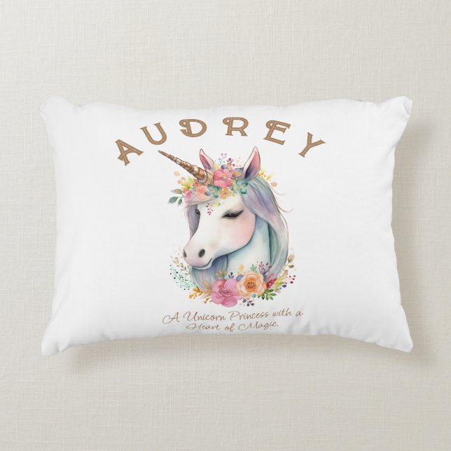 Einhorn und Blumenkranz Dekokissen (Vorderseite)