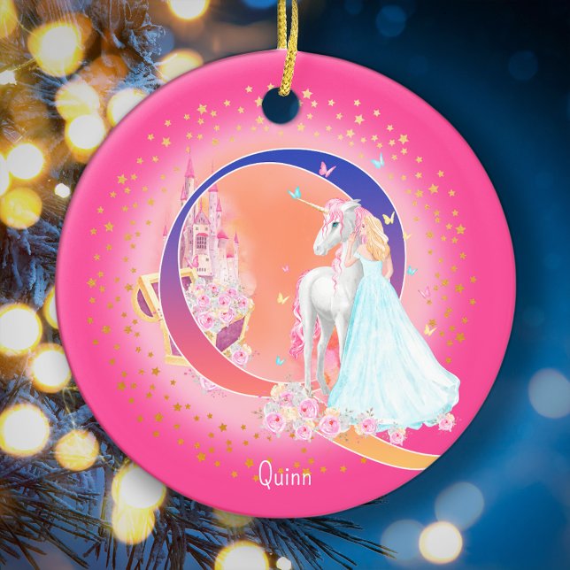 Einhorn und Princess Letter Q Monogramm Weihnachte Keramik Ornament (This pretty pink monogrammed Christmas ornament is perfect for your little princess!)