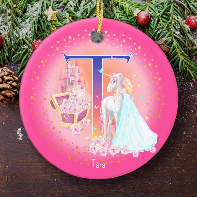 Einhorn und Princess Letter T Monogram Christmas Keramik Ornament (This pretty pink monogrammed Christmas ornament is perfect for your little princess!)