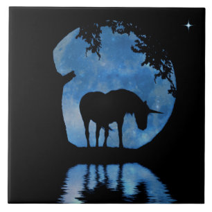 Einhorn und Vollmond-Fantasy in Blau Fliese