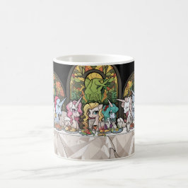 Einhörner in der Tasse des Esstisch-Kaffees