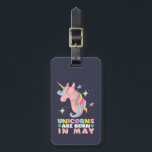Einhörner sind Geboren im Mai Niedliche Geburtstag Gepäckanhänger<br><div class="desc">Niedliche Geburtstag Geschenk für die geborenen im Mai und Liebe einhorn. Niedliches und farbenfrohes Bild dieses majestätischen Tieres mit Glitzer- und Regenbogenfarbe. Wenn Einhorn Ihr Geist ist,  ist dies perfekt für Ihre Geburtstagsgeschmacksdekoration,  Ihr Gastgeschenk oder Ihr Geschenk. Die Hintergrundfarbe kann auf die gewünschte Farbe angepasst werden.</div>