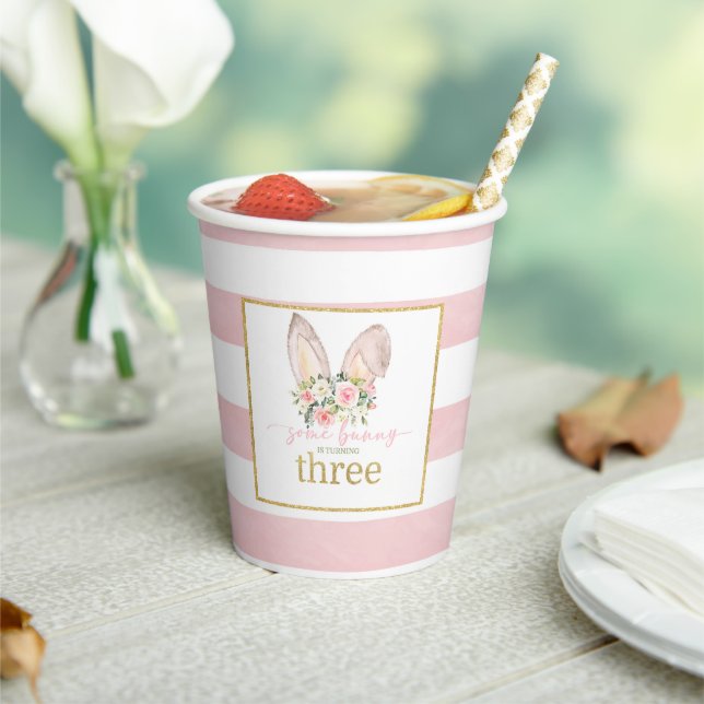 Einige Bunny dreht drei (sonnige Ohren) Party Cup Pappbecher (In Situ)