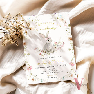 Einige Bunny Wildblume Baby Shower Gender-Bericht Einladung