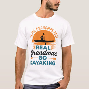 Einige Grandmas Strick Real Grandmas Go Kajak T-Shirt