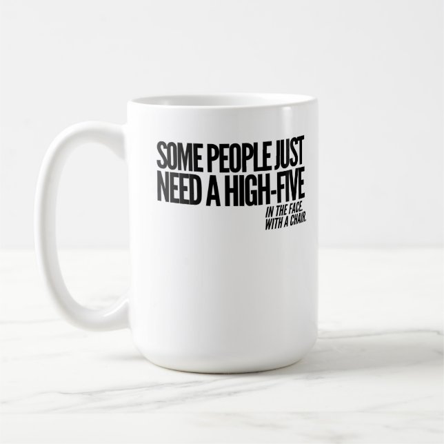 Einige Leute benötigen gerade hohen fünf im Kaffeetasse (Links)