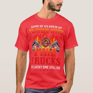 Einige von uns sind mit Feuerwehrfahrzeugen aufgew T-Shirt