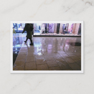 Einkaufen im Regen, Mini-Foto Visitenkarte
