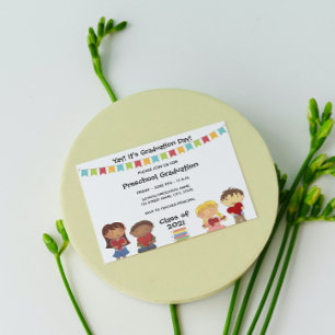 Einladung des Abschlusses vor der Schule