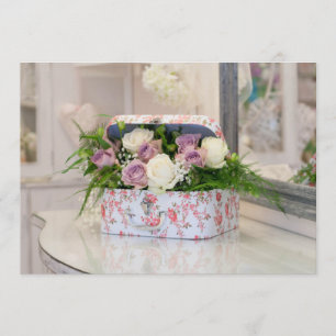 Einladung in Vintage-Blumengeschenkbox