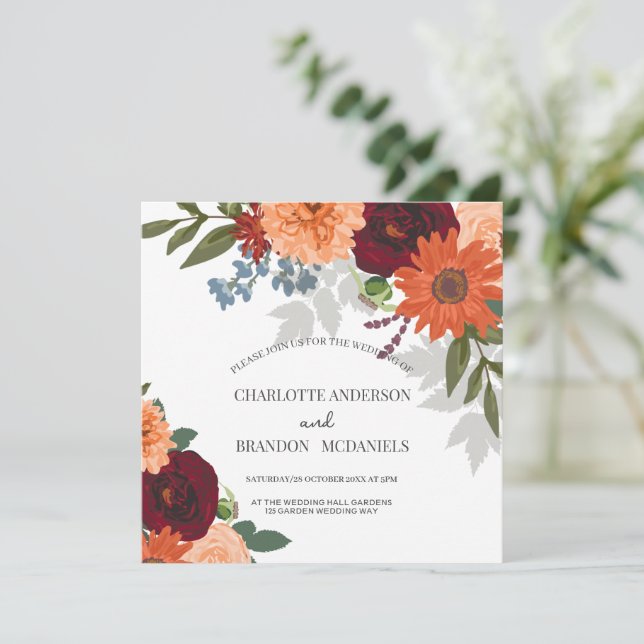 Einladung von Burgundy Fall Garden Floral Wedding (Stehend Vorderseite)