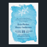 Einladung zu einer Hochzeitsfeier mit Meeresfrücht<br><div class="desc">Diese moderne und elegante Einladung ist ideal, um eine Hochzeit mit einem Meer- oder Strandthema zu feiern. Es zeigt zwei umrissene Seesterne in weiß auf einem erfrischenden blauen Aquarellhintergrund. Dieses Design eignet sich ideal für eine Hochzeit in Urlaubsort oder eine Hochzeit am Strand oder im karibischen Resort. Fügen Sie Ihre...</div>