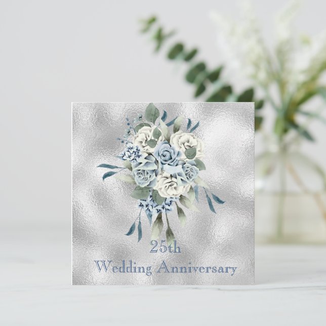 Einladung zum Hochzeitsfeiern in Dusty Blue Floral (Stehend Vorderseite)