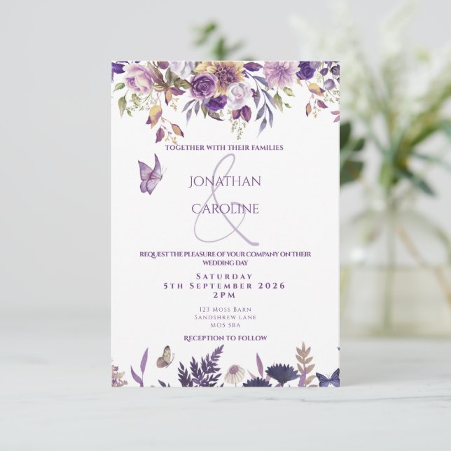 Einladung zur Hochzeit von lila Blumen/Schmetterli (Stehend Vorderseite)