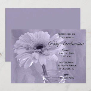 Einladung zur lila Tinted Daisy Graduation Party