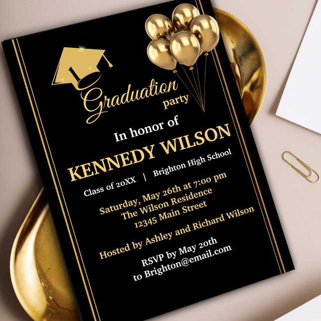 Einladung zur modernen Black Gold Graduation Party (Celebrate your graduation in style with this Gold Sparkles Graduation Party Invitation. #sparkles)
