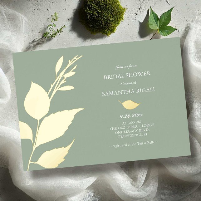 Einladungen für die Sage Green Gold Foil Bridal Du (Sage green bridal shower invitations feature gold foil leaves by Do Tell A Belle)