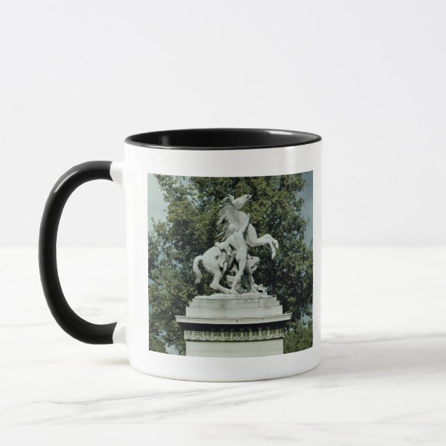 Eins der zwei "mergeligen Pferde", 1739-45 Tasse (Links)