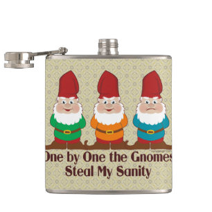 Eins nach dem anderen stehlen die Gnomes meine Flachmann