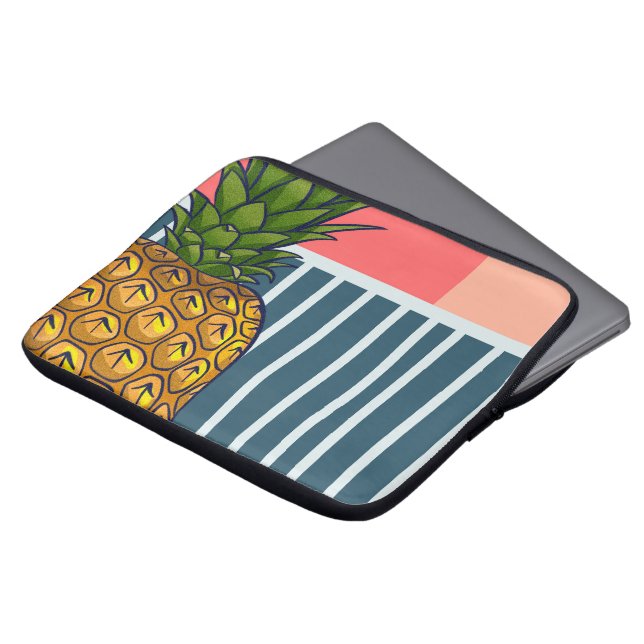 "Einsame Ananas" | Lebhafte Pop-Kunst Laptopschutzhülle (Vorne Oben)