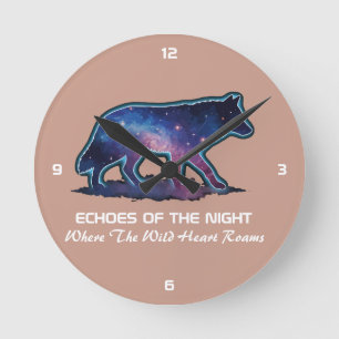 Einsamer Galaxie-Wolf-Silhouette (Echos der Nacht) Runde Wanduhr