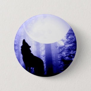 Einsamer Wolf, der am Mond heult Button