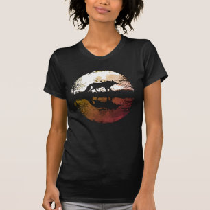 Einsamer Wolf unter dem Vollmond T-Shirt