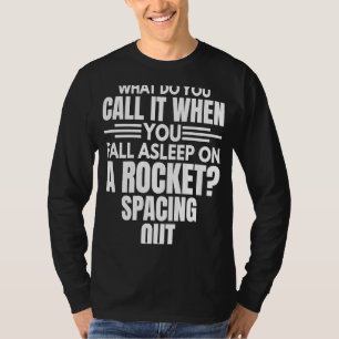 Einschlafen auf einem Flugzeugingenieur Graphic T-Shirt