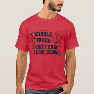 Einzelkämpfer leiden in der juristischen Fakultät T-Shirt