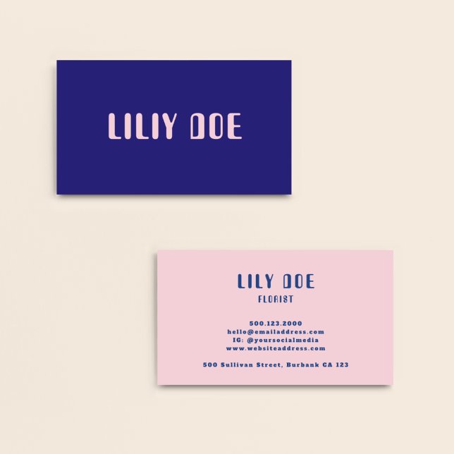 Einzigartig Stilvolle Typografie in Blau und Rosa Visitenkarte (Von Creator hochgeladen)