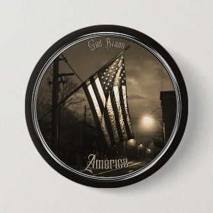 Einzigartige God Bless America-Flagge bei Nacht in Button
