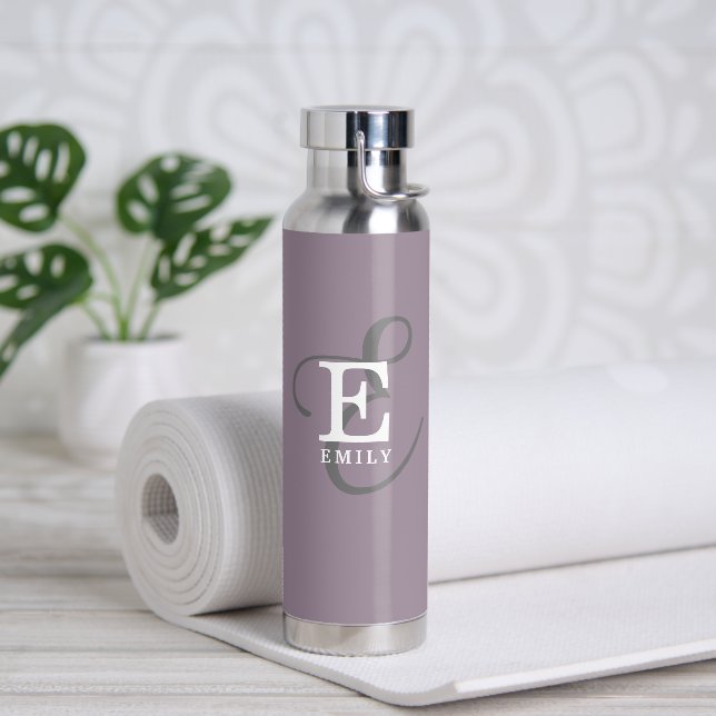 Einzigartiger Stilname und Monogramm-Typografie Li Trinkflasche (Yoga)